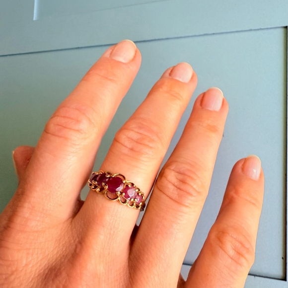 Estate 10K Solid Gold 1.6 TCW Natural Ruby 5Stone Channel Set Ring JCM Mauritius - Picture 4 of 11